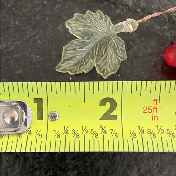 Vintage Christmas Red Berries and Leaves Garland Pieces - Picture 4 of 12